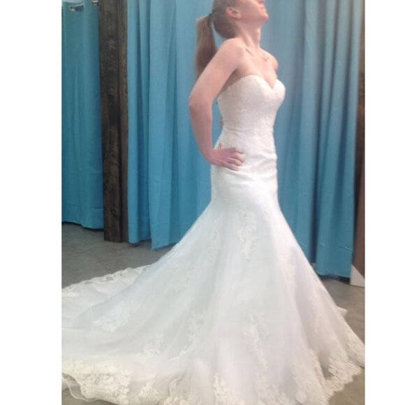 USED SAMPLE Fit & Flare Sexy Lace Wedding Dress Romantic Mermaid Lace Corset - Picture 2 of 14